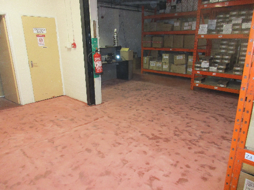 Substrate prepared by dust free diamond grinding 